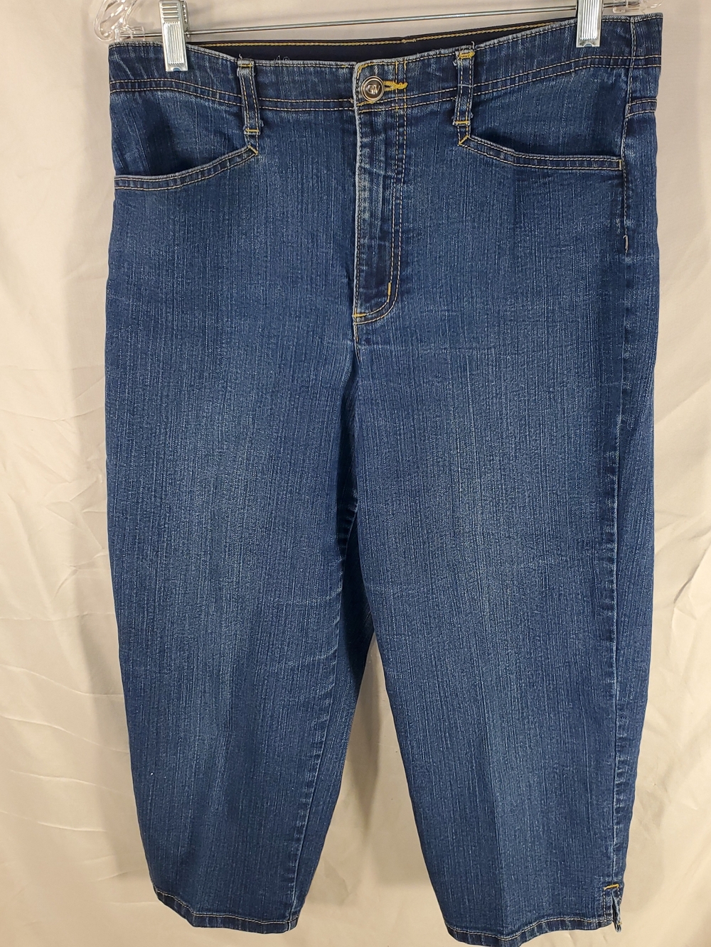 Women’s Gloria Vanderbilt Dark Blue Denim Capri Jeans - 10